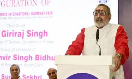 Industry should work in hub and spoke model to enhance textiles manufacturing