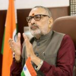 Union Minister of Textiles Giriraj Singh interacts with beneficiaries of Textiles PLI Scheme